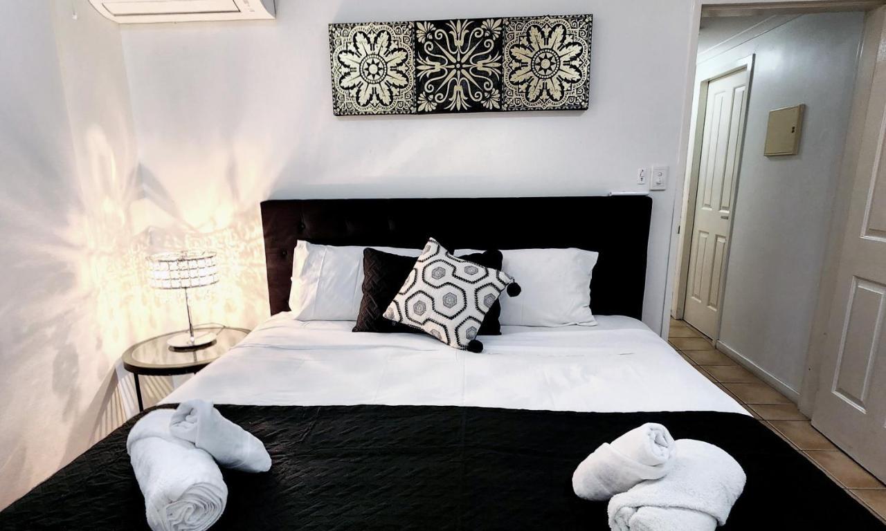 La Villa At Beach Court Airlie Beach Exterior photo